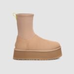 UGG Classic Dipper Platform Boots - Beige
