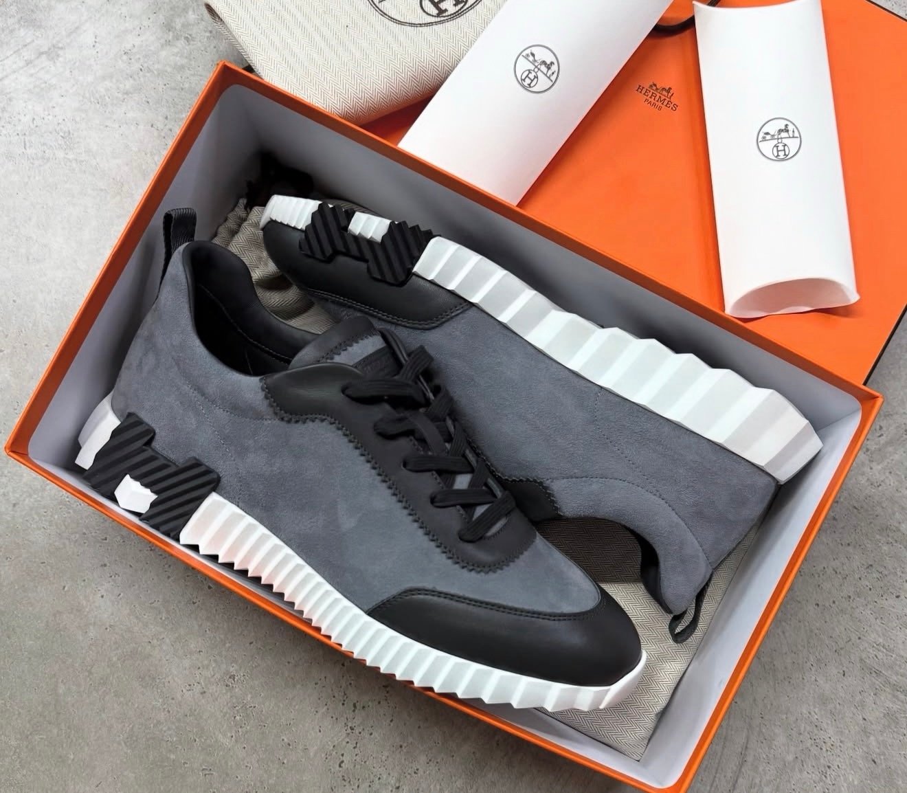 Screenshot HERMES GREY - Figura 1