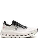 On
Cloudtilt trainers