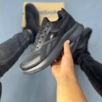 Reebok ALL BLACK