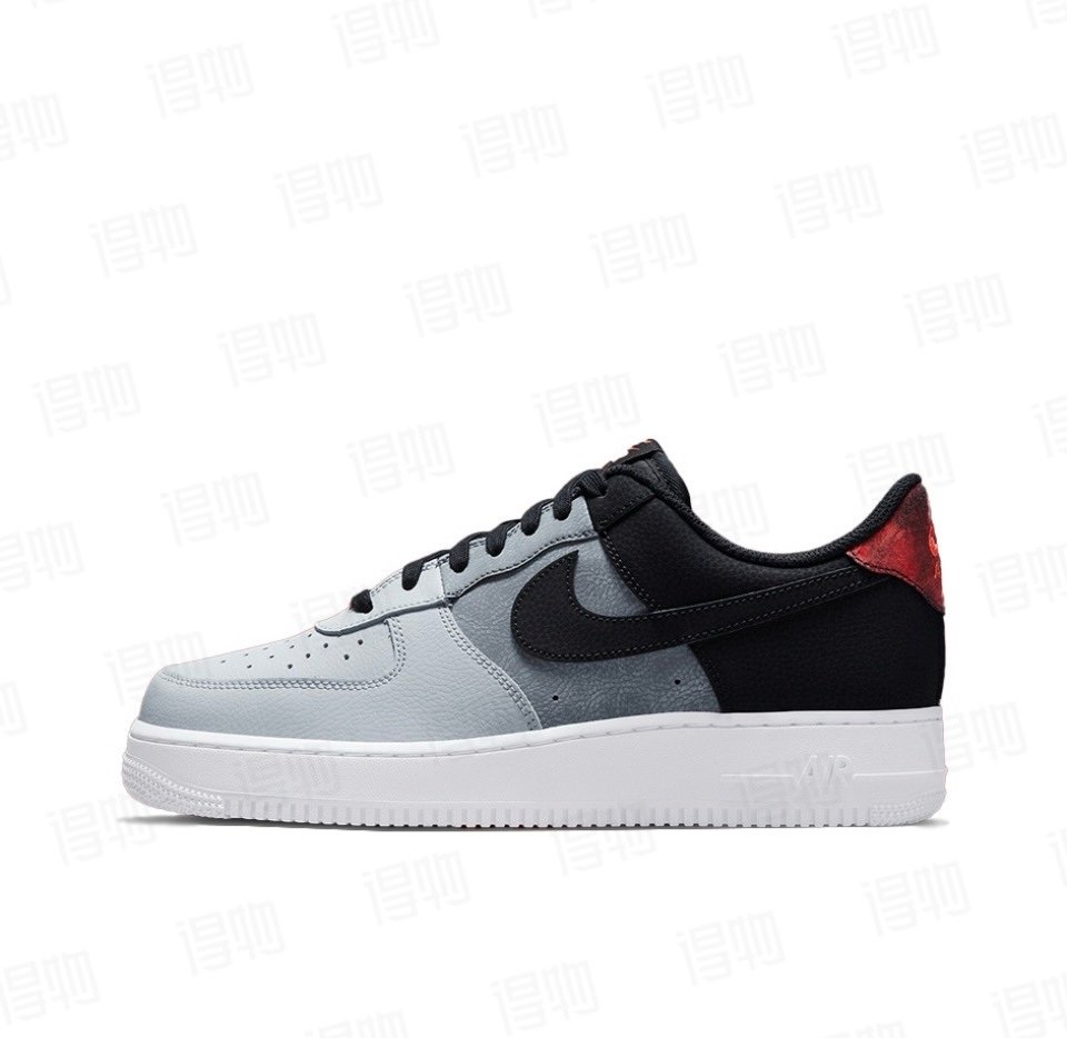 img_4594 Nike Air Force 1 07 LV8 - Figura 1